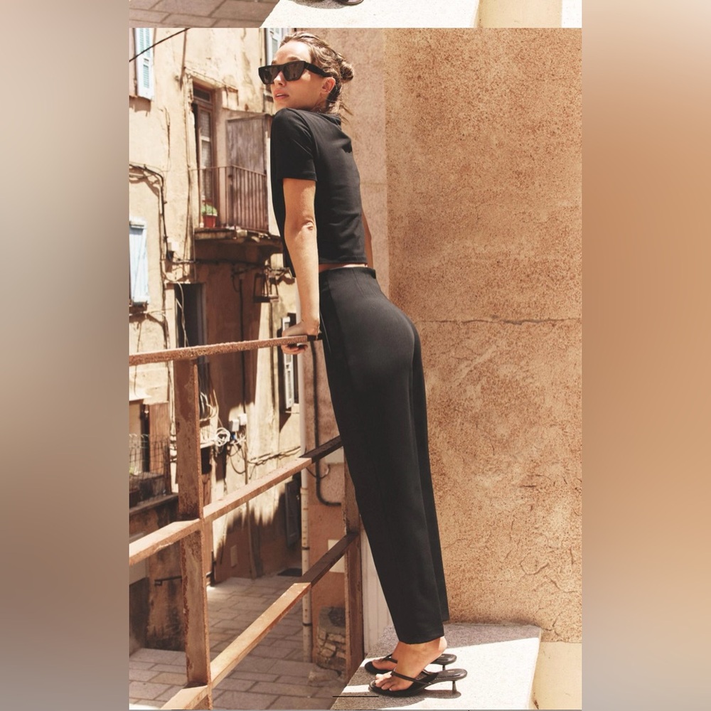 High-Waisted Pants - Picture 4 of 9